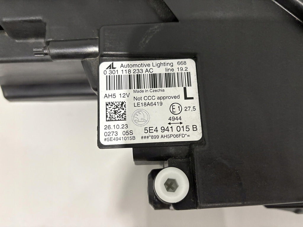 Frontscheinwerfer Skoda Octavia IV 5E4941015B LED Ein Stück (Rechts oder Links) SCH7357737334ft