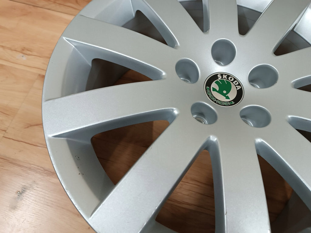 1x Alufelge 17 Zoll 7.0" 5x112 37ET 3U0601025D Skoda Rim Wheel