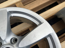 Laden Sie das Bild in den Galerie-Viewer, 1x Alufelge 18 Zoll 8.0" 5x130 Glanz 98736213601 Porsche Boxster 987 Rim Wheel FEL6341490541ll