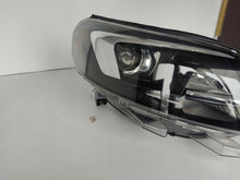 Laden Sie das Bild in den Galerie-Viewer, Frontscheinwerfer Opel Zafira Vivaro C 9832836480 Xenon Rechts Headlight SCH5625020750tc