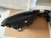 Load image into Gallery viewer, Frontscheinwerfer Skoda Superb III 3V1941015D 3V1941016D Full LED Ein Satz