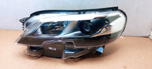 Laden Sie das Bild in den Galerie-Viewer, Frontscheinwerfer Peugeot Expert 1616143780 Xenon Ein Stück (Rechts oder Links) SCH7528413831or