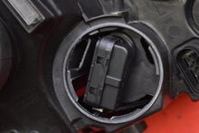 Laden Sie das Bild in den Galerie-Viewer, Frontscheinwerfer Skoda Rapid 5JB941015 Links Scheinwerfer Headlight SCH7049134226ij