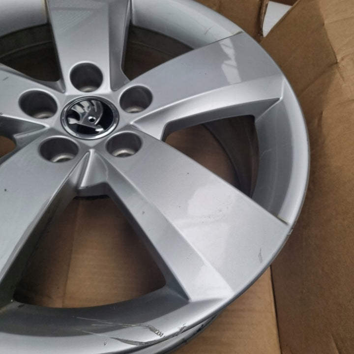 1x Alufelge 16 Zoll 6.0" 5x100 35ET Glanz Silber 657601025J Skoda Scala FEL2875382006yj
