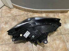 Load image into Gallery viewer, Frontscheinwerfer BMW 2 Active Tourer U06 5A42243 Links Scheinwerfer Headlight