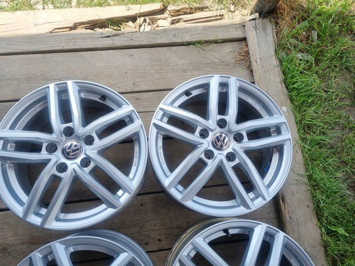 4x Alufelge 16 Zoll 6.5" 5x112 41ET Glanz Silber KBA53206 VW Rim Wheel FEL9154988124st