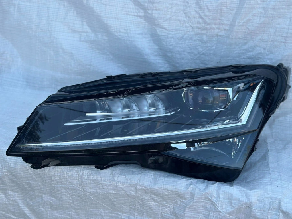 Frontscheinwerfer Skoda Superb III 3V1941015D--999C72-4B76B8 Links Headlight SCH1628737606pj