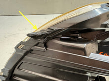 Load image into Gallery viewer, Frontscheinwerfer Toyota Auris 81110-02470 LED Rechts Scheinwerfer Headlight