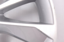 Load image into Gallery viewer, 1x Alufelge 18 Zoll 8.0" 5x120 30ET Glanz Silber 6854677 BMW 1 Rim Wheel FEL4820062175eu