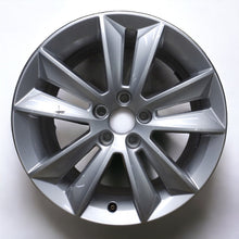 Laden Sie das Bild in den Galerie-Viewer, 1x Alufelge 17 Zoll 7.0&quot; 5x108 40,5ET 31471309 Volvo V60 Rim Wheel