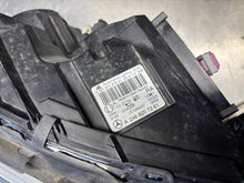 Laden Sie das Bild in den Galerie-Viewer, Frontscheinwerfer Mercedes-Benz W246 A2468207261 Rechts Scheinwerfer Headlight SCH4929966991eh