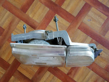 Laden Sie das Bild in den Galerie-Viewer, Frontscheinwerfer Ford Scorpio I 0302451002 86GG13005 Rechts Headlight SCH1578879892rr