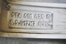 Laden Sie das Bild in den Galerie-Viewer, 1x Alufelge 17 Zoll 6.5" 5x112 52ET Glanz Silber 5TA601025D VW Touran Rim Wheel FEL1147990228ru