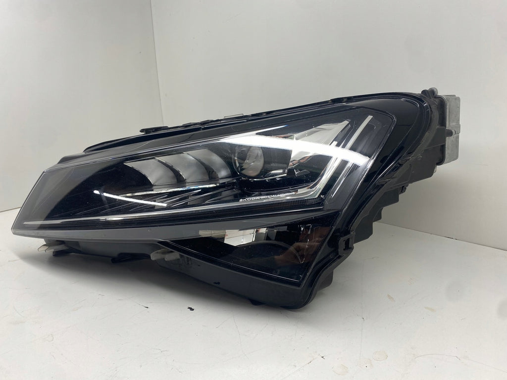 Frontscheinwerfer Skoda Superb III 3V1941015D LED Links Scheinwerfer Headlight