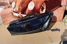 Laden Sie das Bild in den Galerie-Viewer, Frontscheinwerfer Skoda Enyaq 5LB941015HJ LED Links Scheinwerfer Headlight