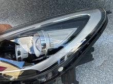 Laden Sie das Bild in den Galerie-Viewer, Frontscheinwerfer Hyundai I30 III 92101-G4100 Links Scheinwerfer Headlight SCH9694797262ip