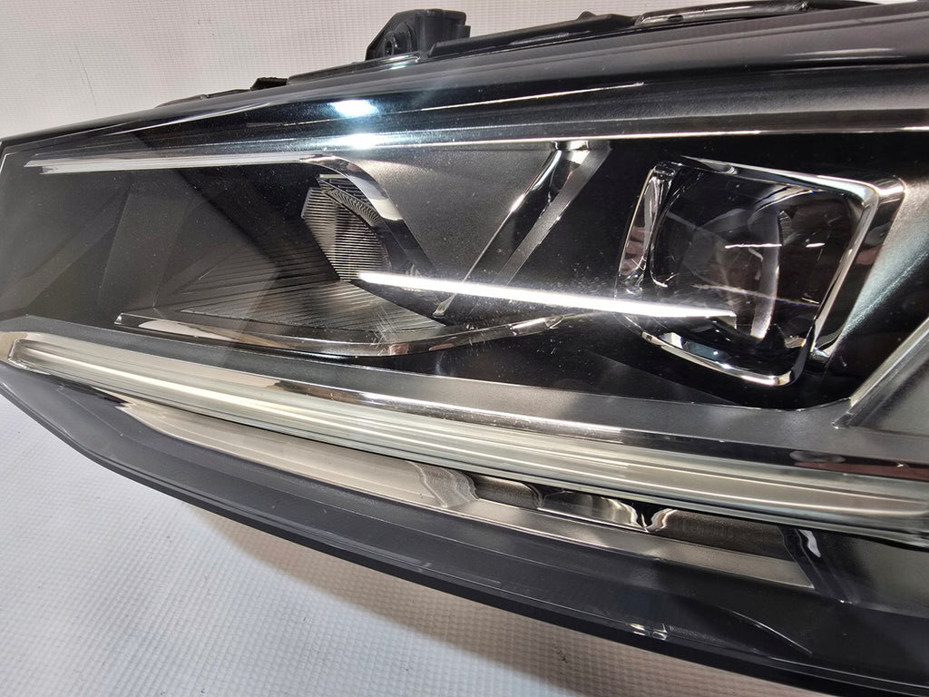 Frontscheinwerfer Audi Q2 81A941033 90083596 Links Scheinwerfer Headlight SCH8963702902wh