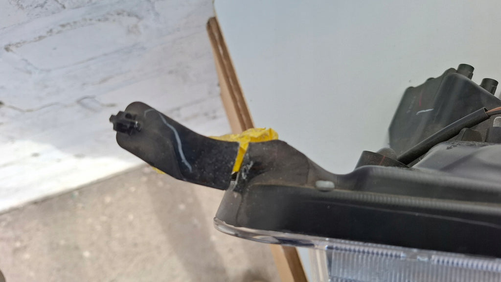 Frontscheinwerfer Mitsubishi Asx 8301C879 Xenon Ein Stück (Rechts oder Links)