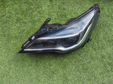 Laden Sie das Bild in den Galerie-Viewer, Frontscheinwerfer Opel Astra 39158005 Links Scheinwerfer Headlight SCH1350116761qc