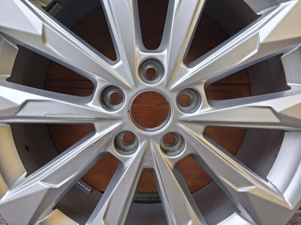 1x Alufelge 18 Zoll 7.0" 5x112 43ET Glanz Silber 83A601025G Audi Q3 Rim Wheel FEL7826236615pe