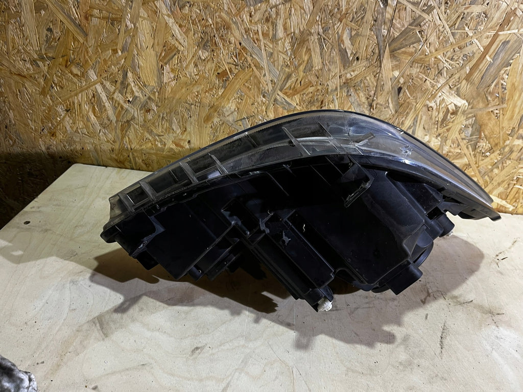 Frontscheinwerfer Mercedes-Benz Sprinter A9068202461 Rechts oder Links