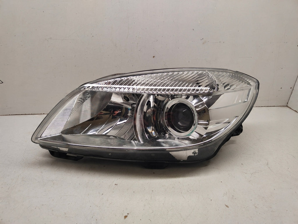 Frontscheinwerfer Skoda Fabia II Links Scheinwerfer Headlight