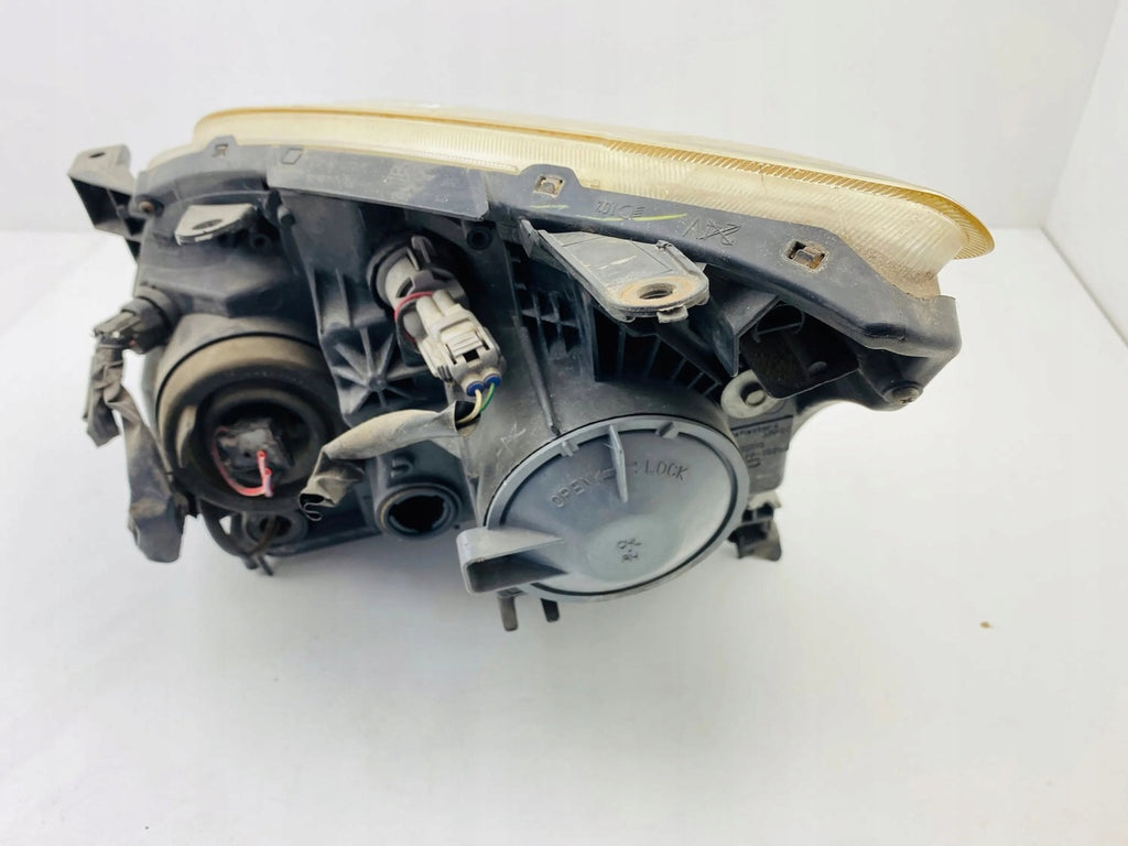 Frontscheinwerfer Toyota Avensis 9922680008 Rechts Scheinwerfer Headlight SCH6915895223eq
