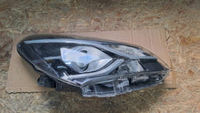Load image into Gallery viewer, Frontscheinwerfer Toyota Yaris Rechts Scheinwerfer Headlight