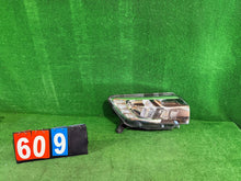 Laden Sie das Bild in den Galerie-Viewer, Frontscheinwerfer Dacia Logan Sandero II 90114431 260108435R Rechts Headlight