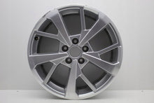 Load image into Gallery viewer, 1x Alufelge 18 Zoll 7.0&quot; 5x120 43ET 83A3242332 Audi Q3 Rim Wheel