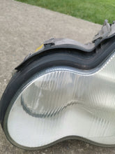 Load image into Gallery viewer, Frontscheinwerfer Mercedes-Benz W203 2038201161 Xenon Links Headlight SCH4667059334et
