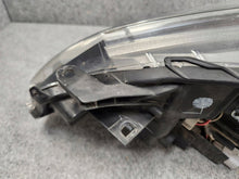 Laden Sie das Bild in den Galerie-Viewer, Frontscheinwerfer Toyota Yaris LED Rechts Scheinwerfer Headlight SCH4279341571cv