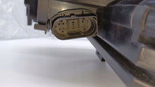 Laden Sie das Bild in den Galerie-Viewer, Frontscheinwerfer Mercedes-Benz W246 W242 A2468207261MERC Rechts Headlight SCH8303202470rh