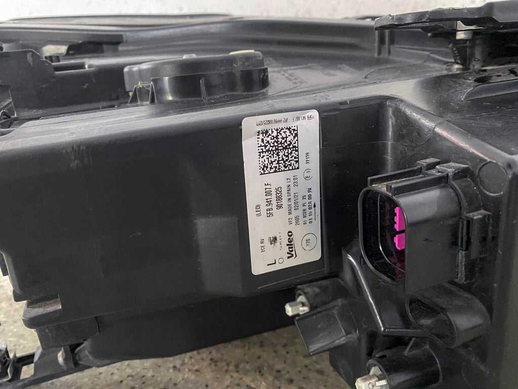 Frontscheinwerfer Seat Leon 5FB941007F Full LED Ein Stück (Rechts oder Links)