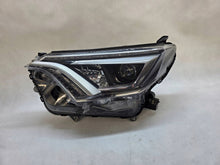Laden Sie das Bild in den Galerie-Viewer, Frontscheinwerfer Toyota SPP15801 W3049K03 Links Scheinwerfer Headlight SCH9518181867ll