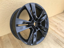 Load image into Gallery viewer, 1x Alufelge 18 Zoll 7.0&quot; 5x112 45ET Matt Silber 57A601025M Skoda Karoq Rim Wheel