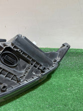 Laden Sie das Bild in den Galerie-Viewer, Frontscheinwerfer Skoda Yeti 5L1941010C Links Scheinwerfer Headlight SCH6146685140gl