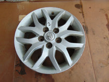Laden Sie das Bild in den Galerie-Viewer, 1x Alufelge 16 Zoll 6.5&quot; 5x114.3 45ET Silber PZ474-E067D-Z Toyota Auris