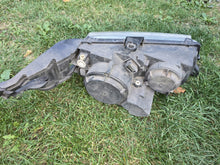 Laden Sie das Bild in den Galerie-Viewer, Frontscheinwerfer Saab 9-5 Ein Stück (Rechts oder Links) Scheinwerfer Headlight