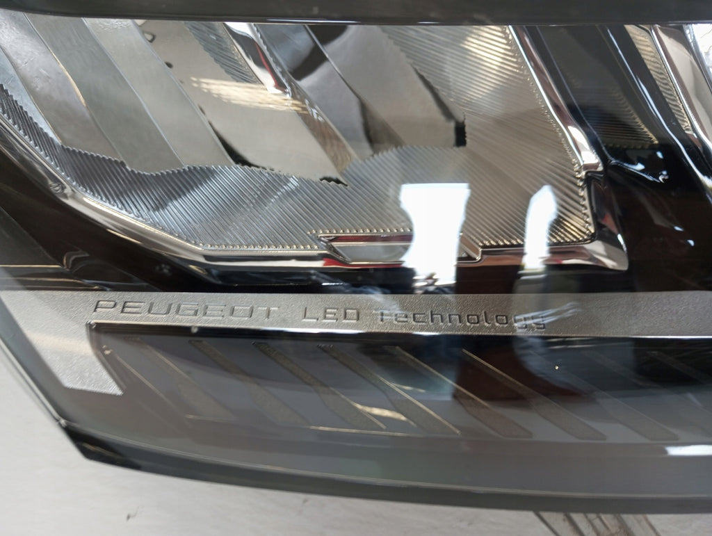 Frontscheinwerfer Peugeot 9849116280 LED Rechts Scheinwerfer Headlight SCH9952140077zm