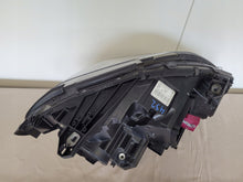 Laden Sie das Bild in den Galerie-Viewer, Frontscheinwerfer Mercedes-Benz W246 A2468207161 Xenon Links Headlight SCH6005020121wq