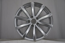 Laden Sie das Bild in den Galerie-Viewer, 1x Alufelge 17 Zoll 7.0" 5x112 43ET Glanz Silber 5N0601025AN VW Tiguan Rim Wheel FEL4251244489gx