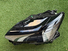 Laden Sie das Bild in den Galerie-Viewer, Frontscheinwerfer Volvo I 32450062 Links Scheinwerfer Headlight SCH3521197099pg