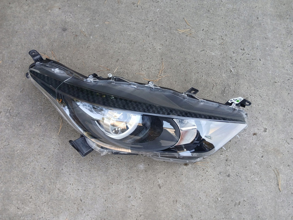 Frontscheinwerfer Toyota Yaris Rechts Scheinwerfer Headlight SCH8872366513ek