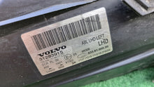 Load image into Gallery viewer, Frontscheinwerfer Volvo S80 V70 III Xc70 31283915 Xenon Links Headlight SCH6138852637bp