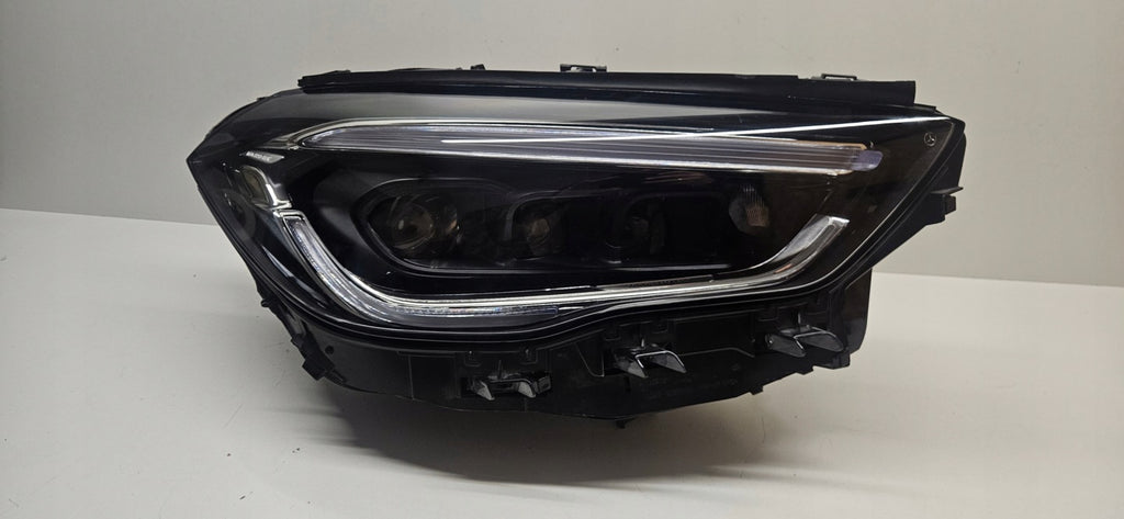 Frontscheinwerfer Mercedes-Benz Gla A2479065006 LED Rechts Headlight SCH8682699080kr