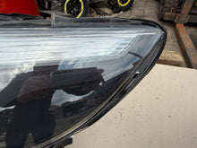 Laden Sie das Bild in den Galerie-Viewer, Frontscheinwerfer Mercedes-Benz Vito W447 A4479067700 Links Headlight SCH7853120654qx