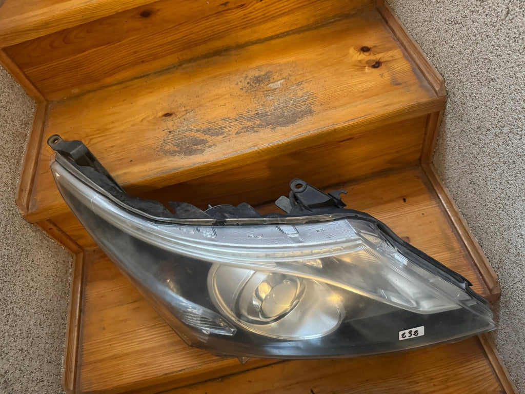 Frontscheinwerfer Toyota Avensis 65323298 Rechts Scheinwerfer Headlight SCH3101490112hy