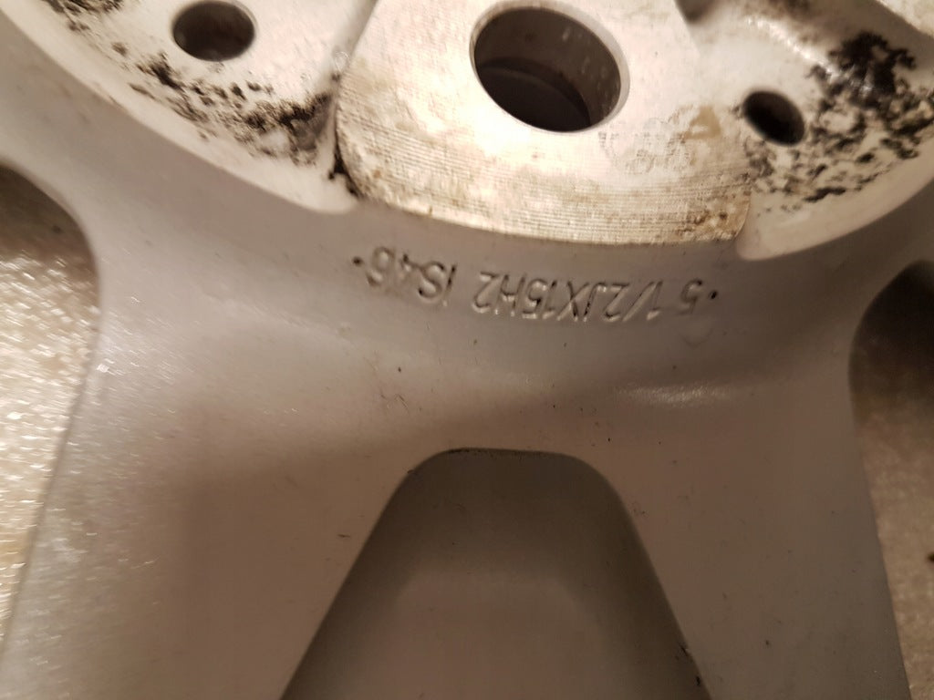 1x Alufelge 15 Zoll 5.5" 5x112 46ET Glanz Silber 6855101 Mini F57 F56 F55 FEL6947834696ef