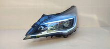 Laden Sie das Bild in den Galerie-Viewer, Frontscheinwerfer Opel Astra 39111143 7960300005 39081892 7960300003 LED Links